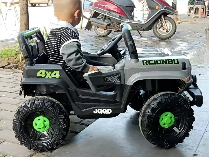 High Quality 12V 7AH Big Battery Children's Electric Four-Wheel Remote Control 4WD Off-Road Ride On Vehicle Car