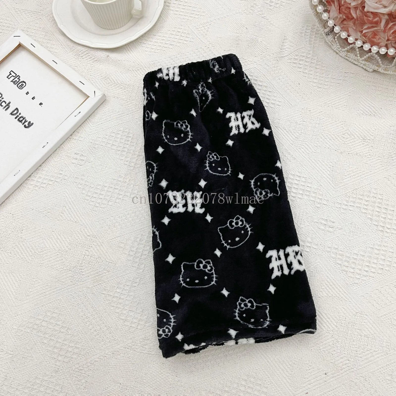 Women Y2k Flannel Pajamas Shorts Cartoon Hello Kitty Fashion Trousers Kawaii Short Pants Elastic Waist Button Casual Home Pants Women Y2k Flannel Pajamas Shorts Cartoon Hello Kitty Fashion Trousers Kawaii Short Pants Elastic Waist Button Casual Home Pants