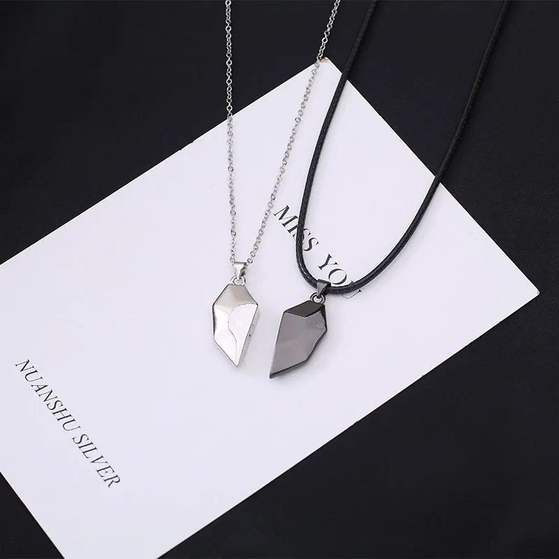 2pcs Magnetic Couple Necklaces For Lovers Gothic Punk Heart Pendant Necklace Dating Boy Girl Friend Jewelry Valentine's Day Gift