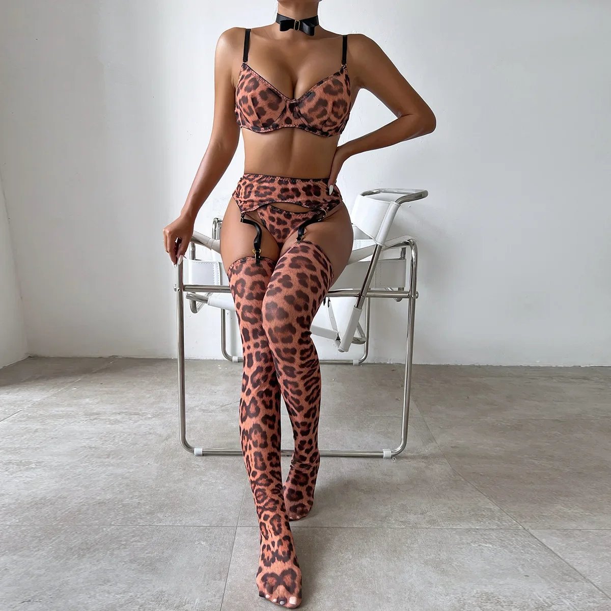 Leopard print sexy lingerie set 6-piece push-up bra and pantyhose set are exploding