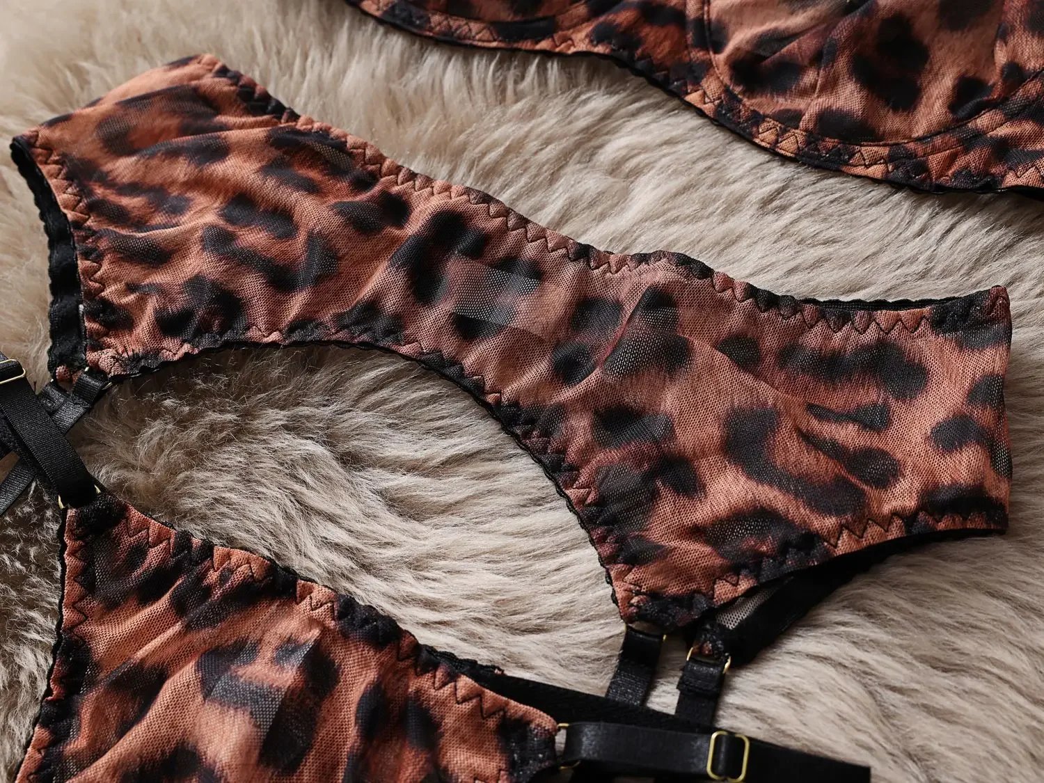 Leopard print sexy lingerie set 6-piece push-up bra and pantyhose set are exploding