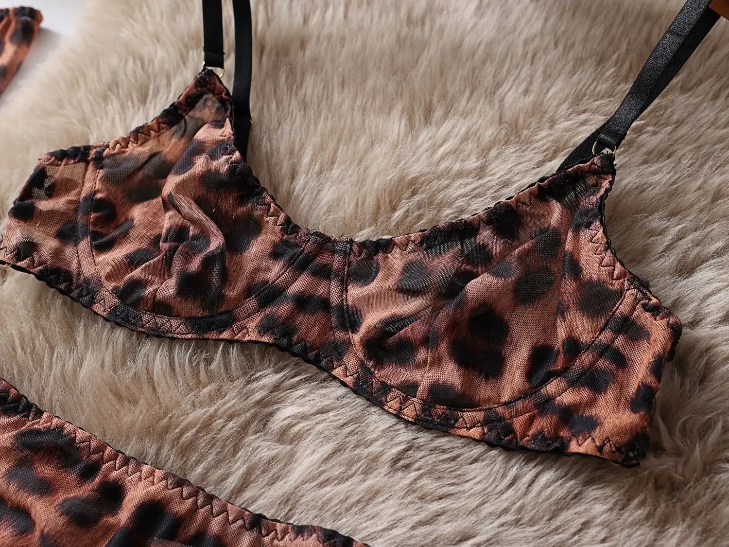 Leopard print sexy lingerie set 6-piece push-up bra and pantyhose set are exploding