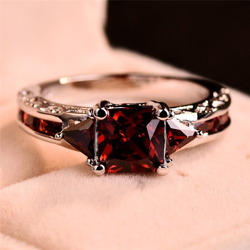 Fashion Elegant Women Silver Color Princess Square Cut Red Stone Engagement Wedding Rings for Women Jewelry Gift