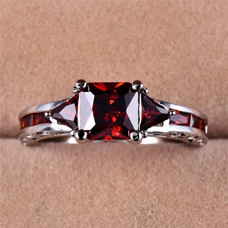 Fashion Elegant Women Silver Color Princess Square Cut Red Stone Engagement Wedding Rings for Women Jewelry Gift