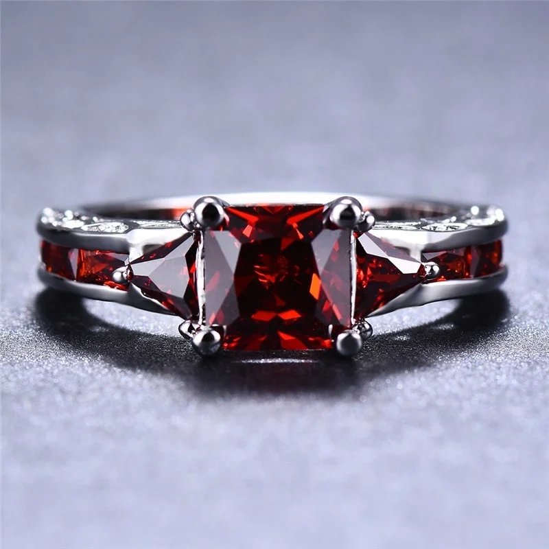 Fashion Elegant Women Silver Color Princess Square Cut Red Stone Engagement Wedding Rings for Women Jewelry Gift