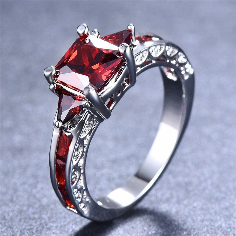 Fashion Elegant Women Silver Color Princess Square Cut Red Stone Engagement Wedding Rings for Women Jewelry Gift