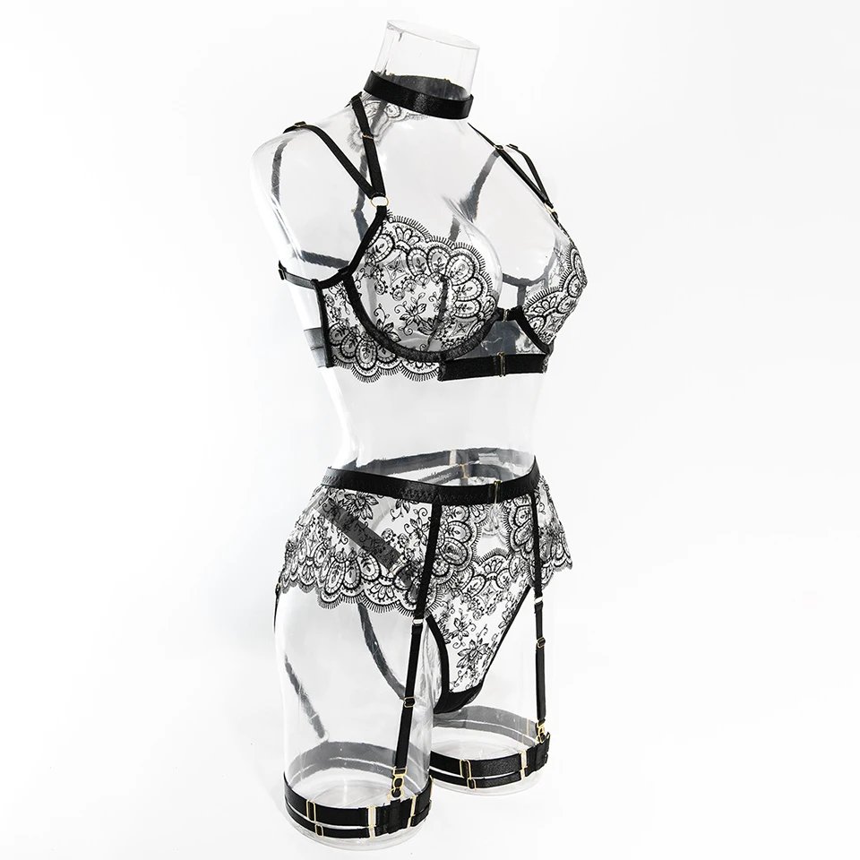 Luxury Lingerie Erotic Outfit Lace Sexy Ladies Underwear Suspender Set Romantic Fancy See Through Bra And Panties Lingerie Set