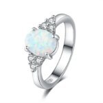 1 PC Cute Female White Opal Stone Ring Classic Silver Color Engagement Jewelry Luxury Crystal Oval Wedding Rings for Women