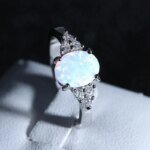 1 PC Cute Female White Opal Stone Ring Classic Silver Color Engagement Jewelry Luxury Crystal Oval Wedding Rings for Women - Image 2