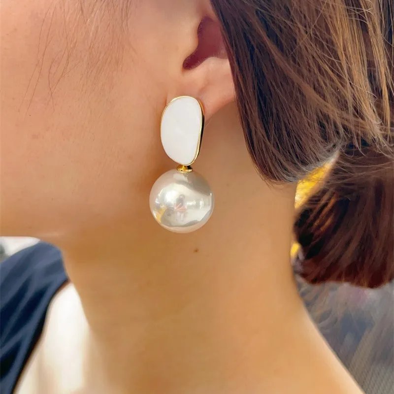 Pink White Pearl Dangle Earrings for Women Black Geometric Acrylic Round Ball Pendants Famale Drop Earrings Elegant Ear Jewelry Pink White Pearl Dangle Earrings for Women Black Geometric Acrylic Round Ball Pendants Famale Drop Earrings Elegant Ear Jewelry