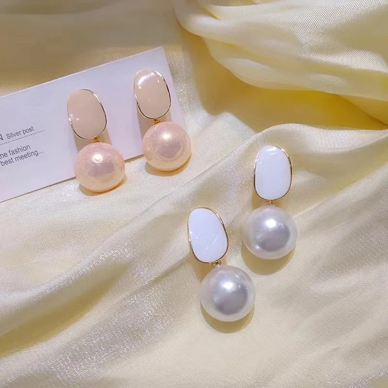 Pink White Pearl Dangle Earrings for Women Black Geometric Acrylic Round Ball Pendants Famale Drop Earrings Elegant Ear Jewelry Pink White Pearl Dangle Earrings for Women Black Geometric Acrylic Round Ball Pendants Famale Drop Earrings Elegant Ear Jewelry