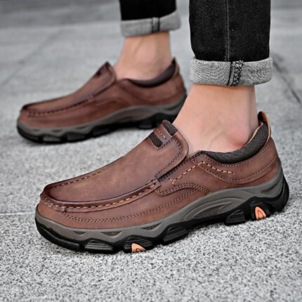 Men'S Shoes Slip-On Leather Shoe Soft Lightweight Non-Slip Soles Retro Casual 2025 New Outdoor Men'S Loafers