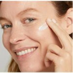 No7 Restore Renew Multi Action Face & Neck Cream Triple Moisture Complex, Brightens Dullness Soothes Sensitivity - Image 3