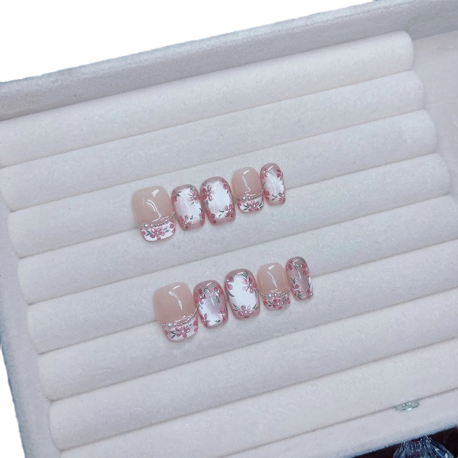 10Pcs/Set Press On Acyrlic Ice Cat's Eye Handmade Fake Nails Short/Medium Almond 3D Mirror Flower Pearls Decor Nude French Nails 10Pcs/Set Press On Acyrlic Ice Cat's Eye Handmade Fake Nails Short/Medium Almond 3D Mirror Flower Pearls Decor Nude French Nails