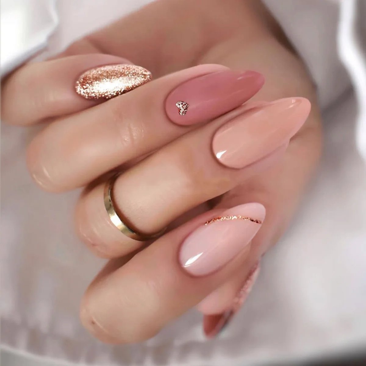 24pcs French False Nails Almond Head Summer Style Glitter Design Fake Nail Patch Full Cover Wearable Women Press on Nail Tips 24pcs French False Nails Almond Head Summer Style Glitter Design Fake Nail Patch Full Cover Wearable Women Press on Nail Tips