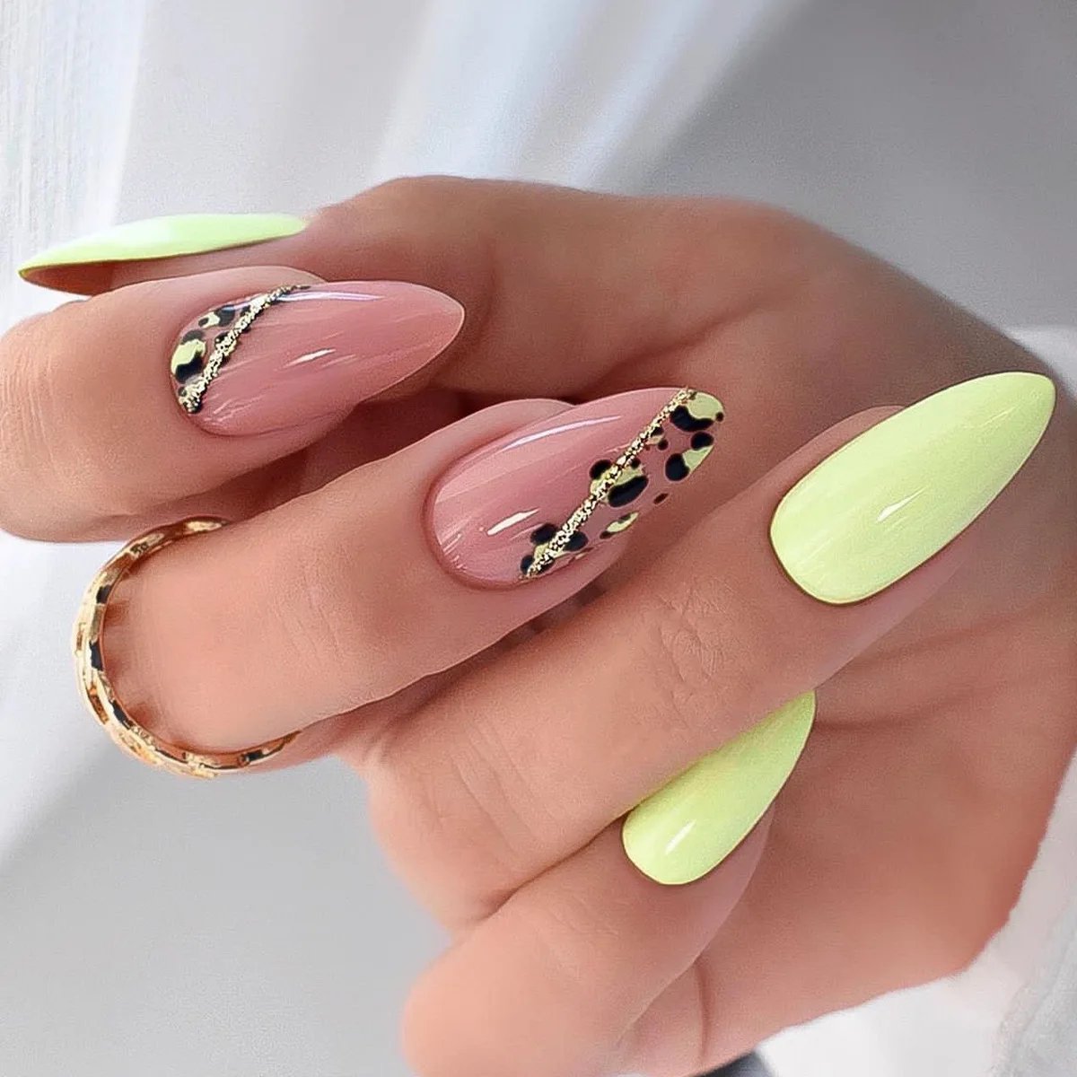24pcs French False Nails Almond Head Summer Style Glitter Design Fake Nail Patch Full Cover Wearable Women Press on Nail Tips 24pcs French False Nails Almond Head Summer Style Glitter Design Fake Nail Patch Full Cover Wearable Women Press on Nail Tips