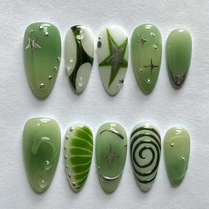 24pcs Short Almond False Nail Art Starlight Rhinestone Design Nails Tip Green Full Cover Nail Set Datachable Press on Fake Nails