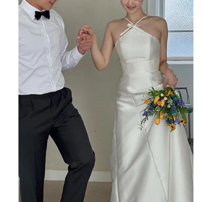 Newest A-line Wedding Dress Elegant Floor-length Sleeveless Party Dress Sweet Bow Halter Simple Stain Bridal Dresses Customized