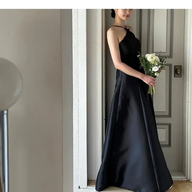 Newest A-line Wedding Dress Elegant Floor-length Sleeveless Party Dress Sweet Bow Halter Simple Stain Bridal Dresses Customized