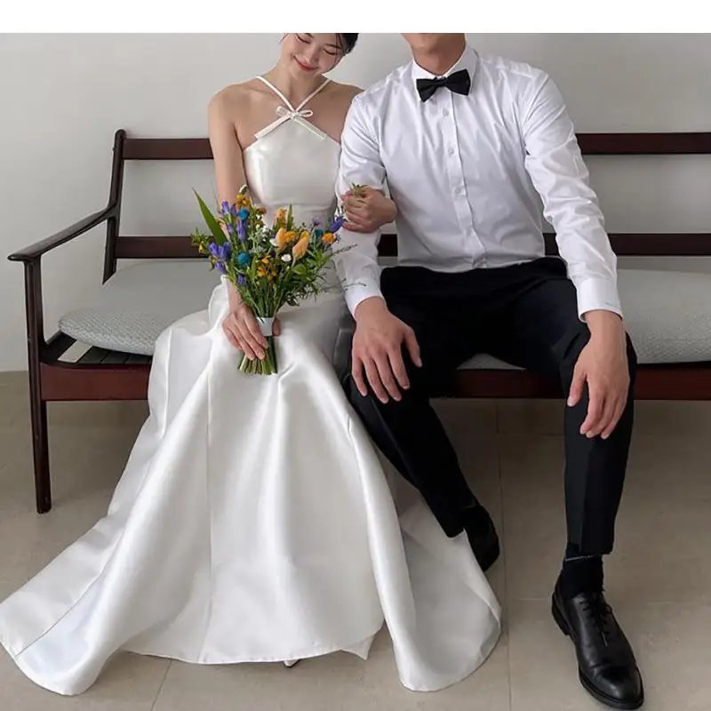 Newest A-line Wedding Dress Elegant Floor-length Sleeveless Party Dress Sweet Bow Halter Simple Stain Bridal Dresses Customized